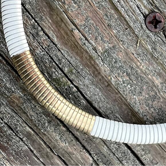 LEE BERNARDO Signed faux gold and white Choker VINTAGE - Picture 12 of 16